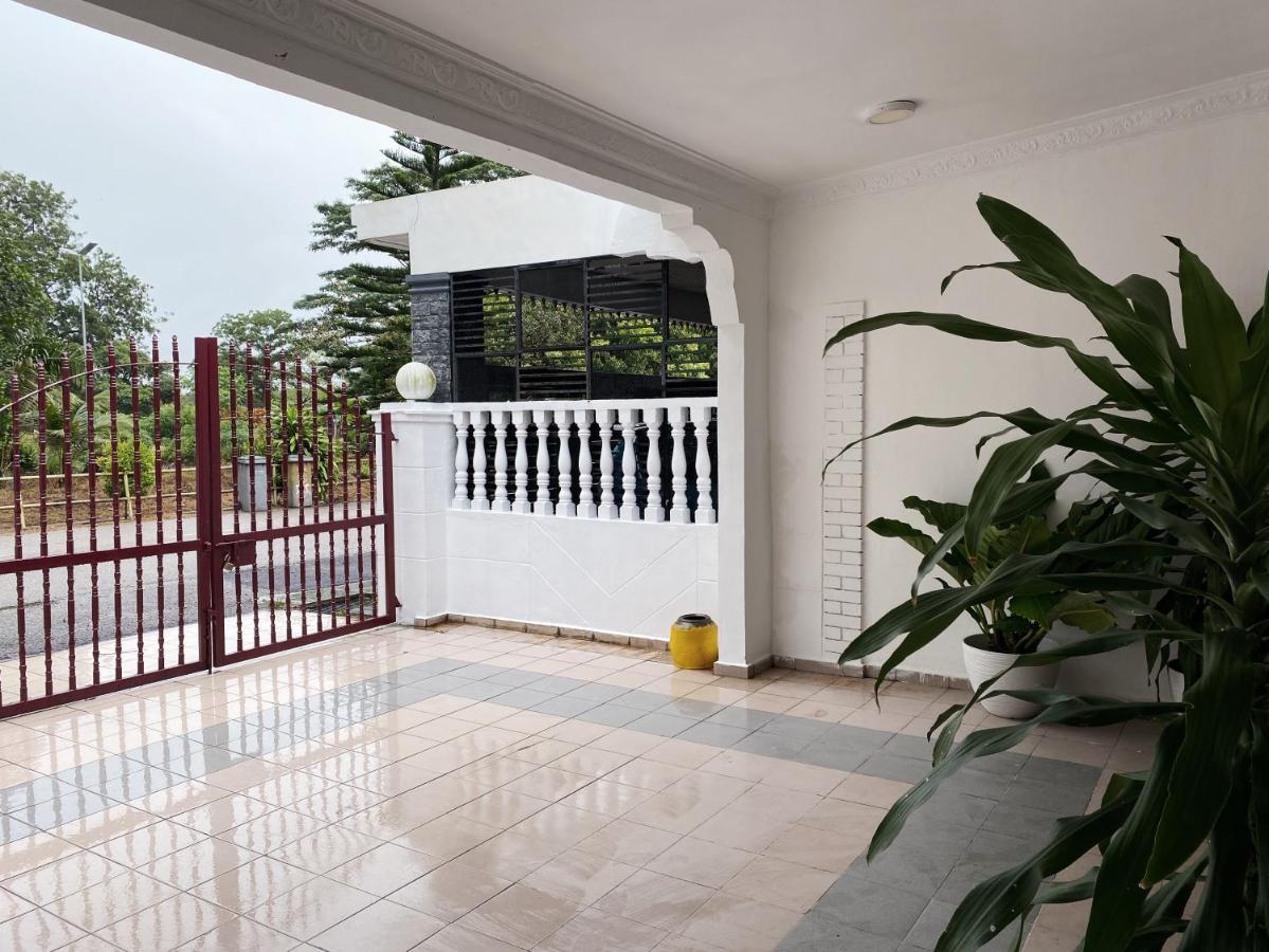 Hinggap Cendana Villa Masai Luaran gambar